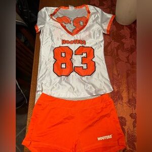 Medium Hooters Outfit